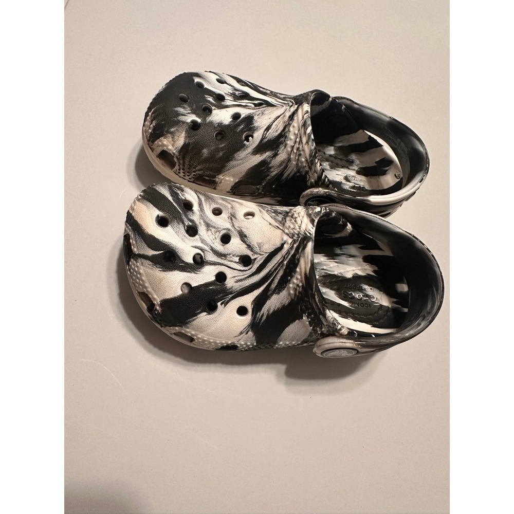 Crocs Kids Classic Marbled Clog Black White Swirl Slip On Shoes Size J1
